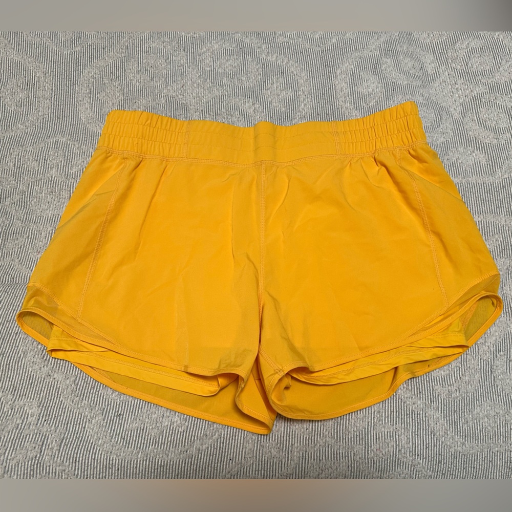💛 Yellow athletic shorts 💛